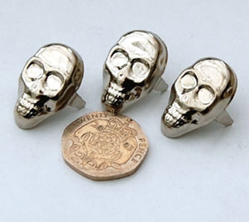 DZP107 Large Skull Stud